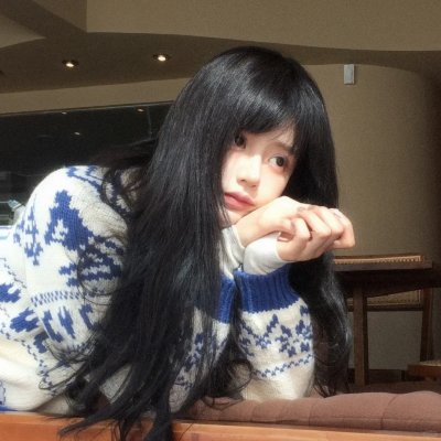 轻拍翻转小魔女海报